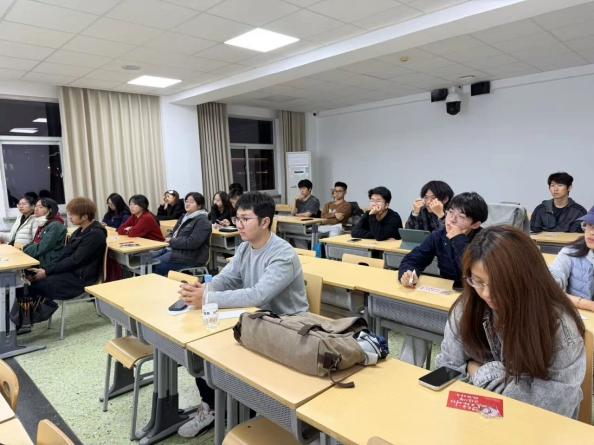 jrgk@cueb.edu.cn